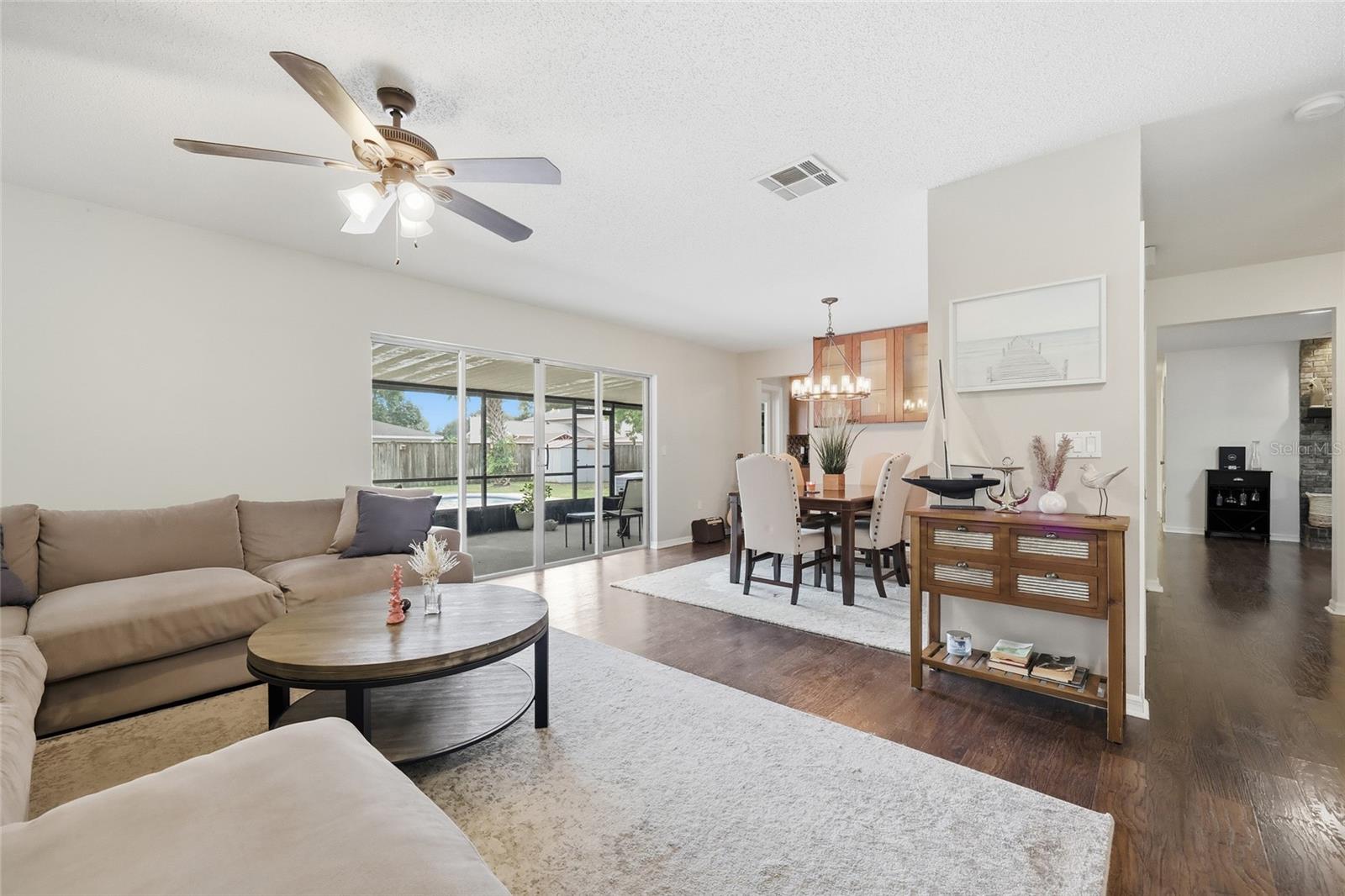 Image 18 of 49 For 8014 Laurel Tree Drive