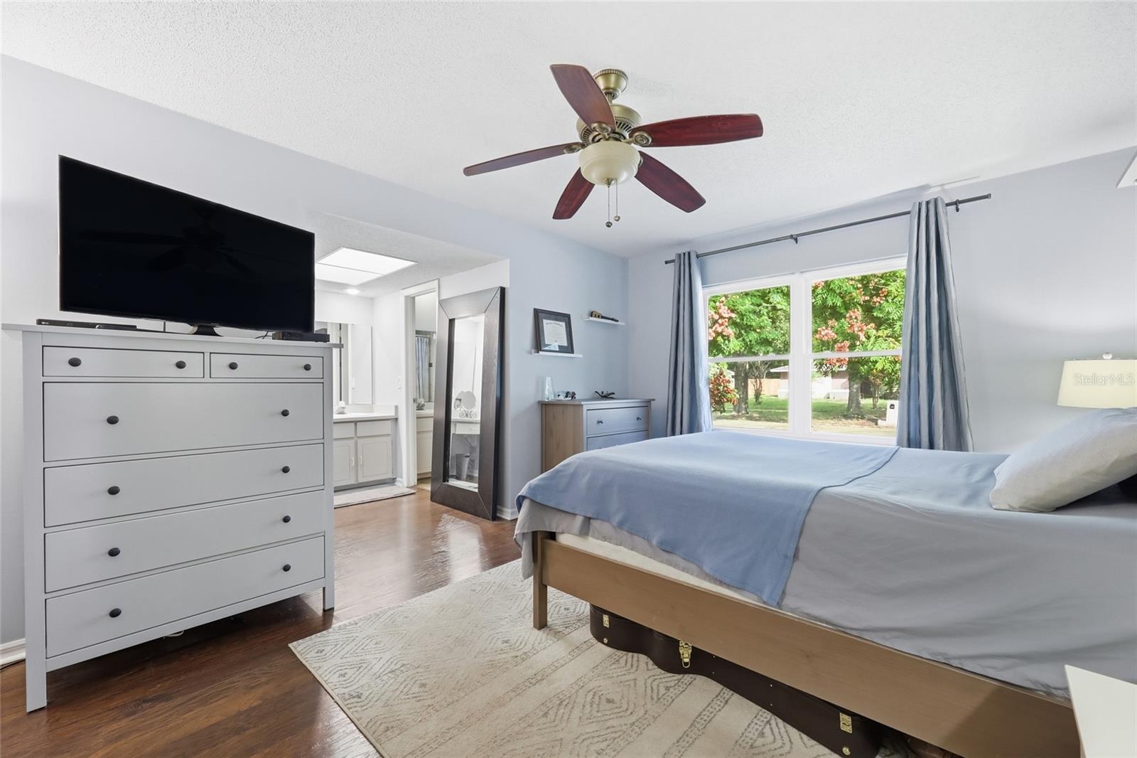 Image 22 of 49 For 8014 Laurel Tree Drive