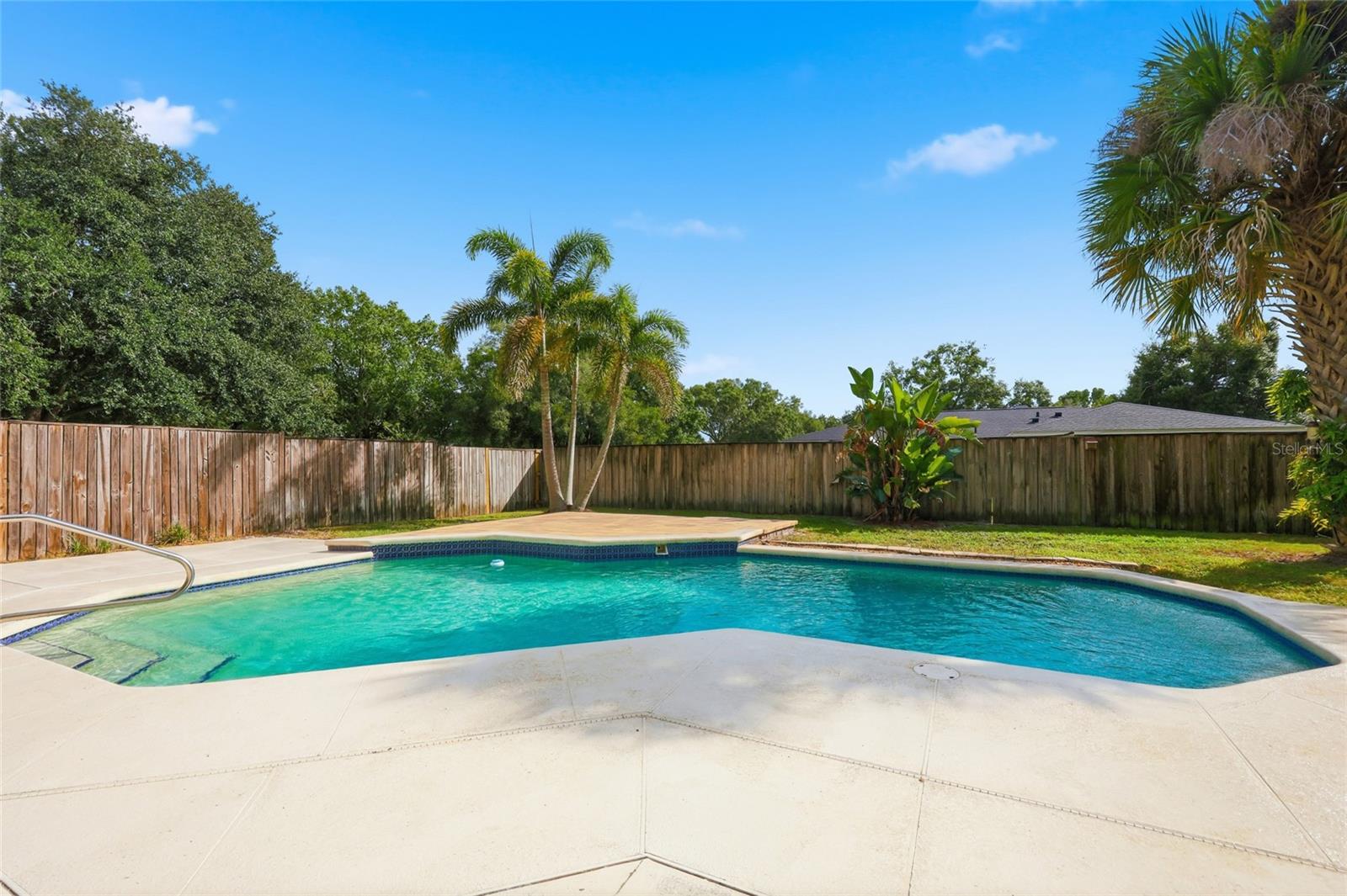 Image 34 of 49 For 8014 Laurel Tree Drive