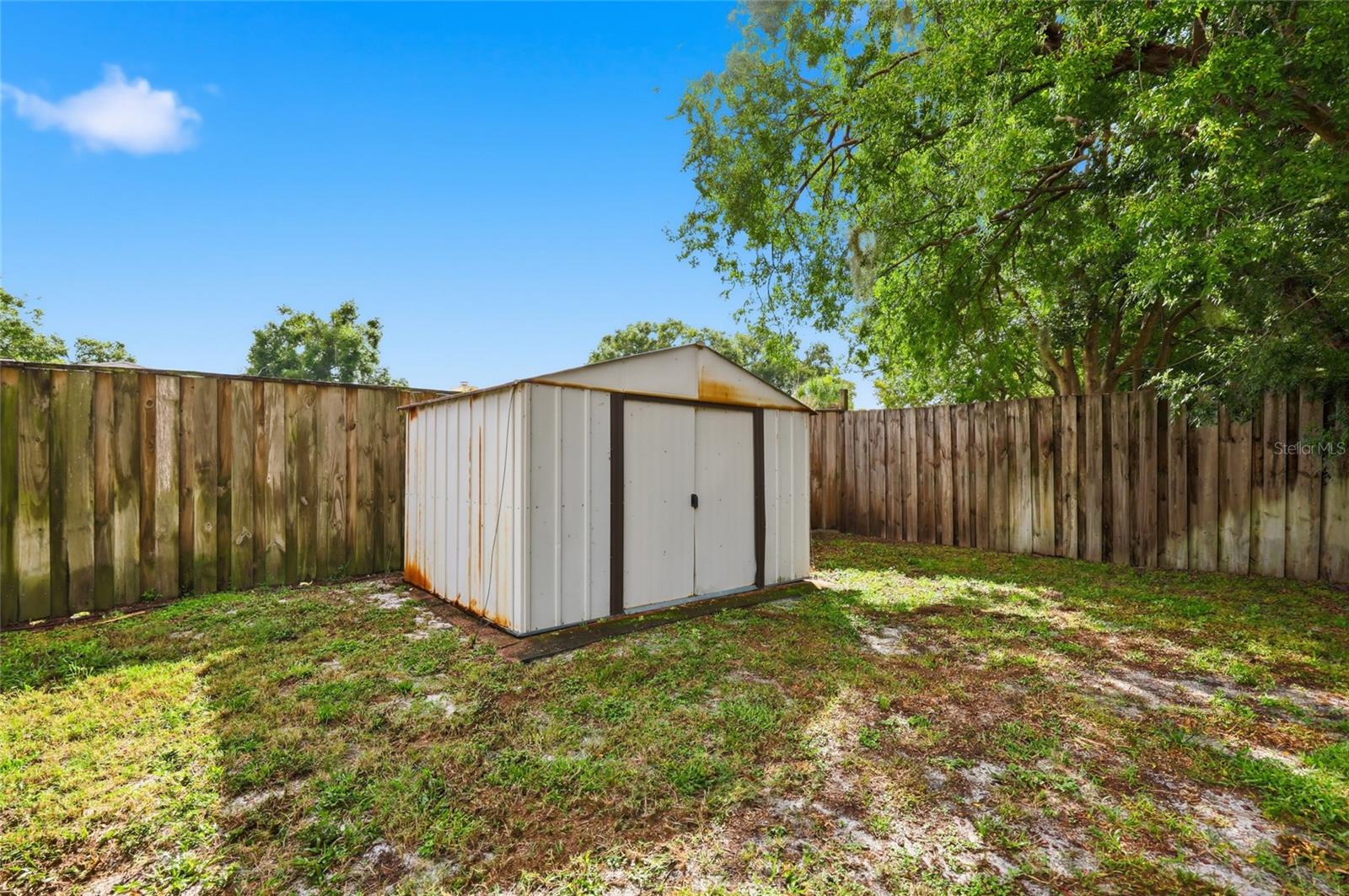 Image 39 of 49 For 8014 Laurel Tree Drive