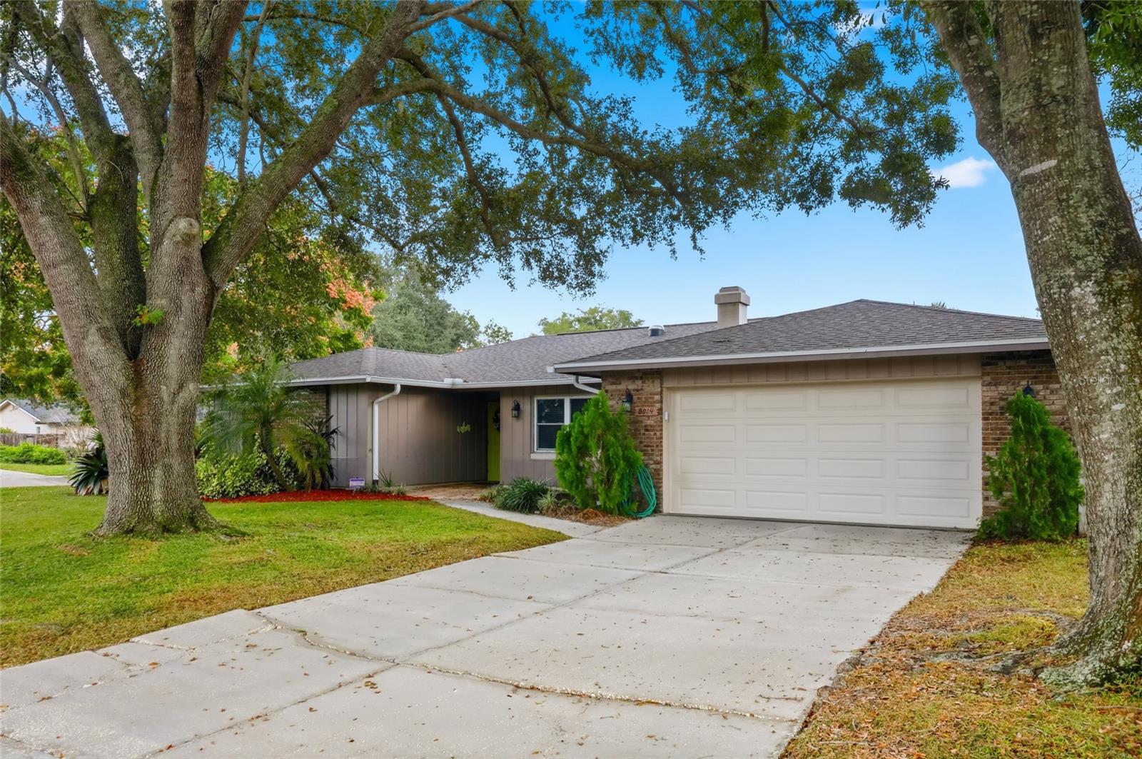 Image 4 of 49 For 8014 Laurel Tree Drive