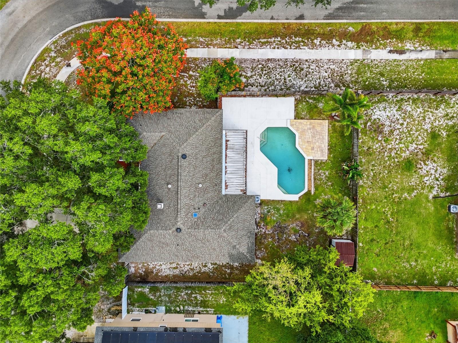 Image 40 of 49 For 8014 Laurel Tree Drive