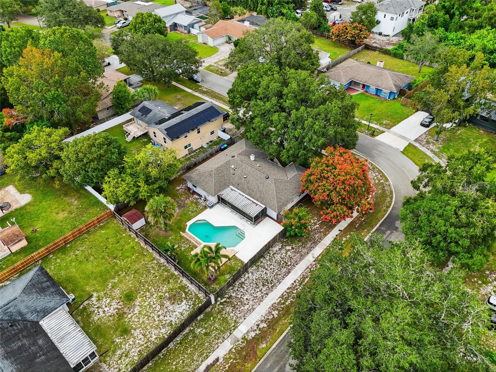 Image 41 of 49 For 8014 Laurel Tree Drive