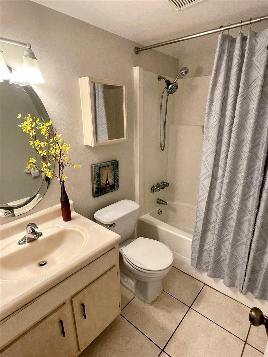 Image 11 of 15 For 330 Scottsdale Square 330