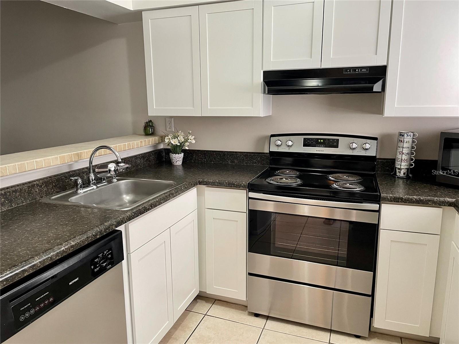 Image 4 of 15 For 330 Scottsdale Square 330