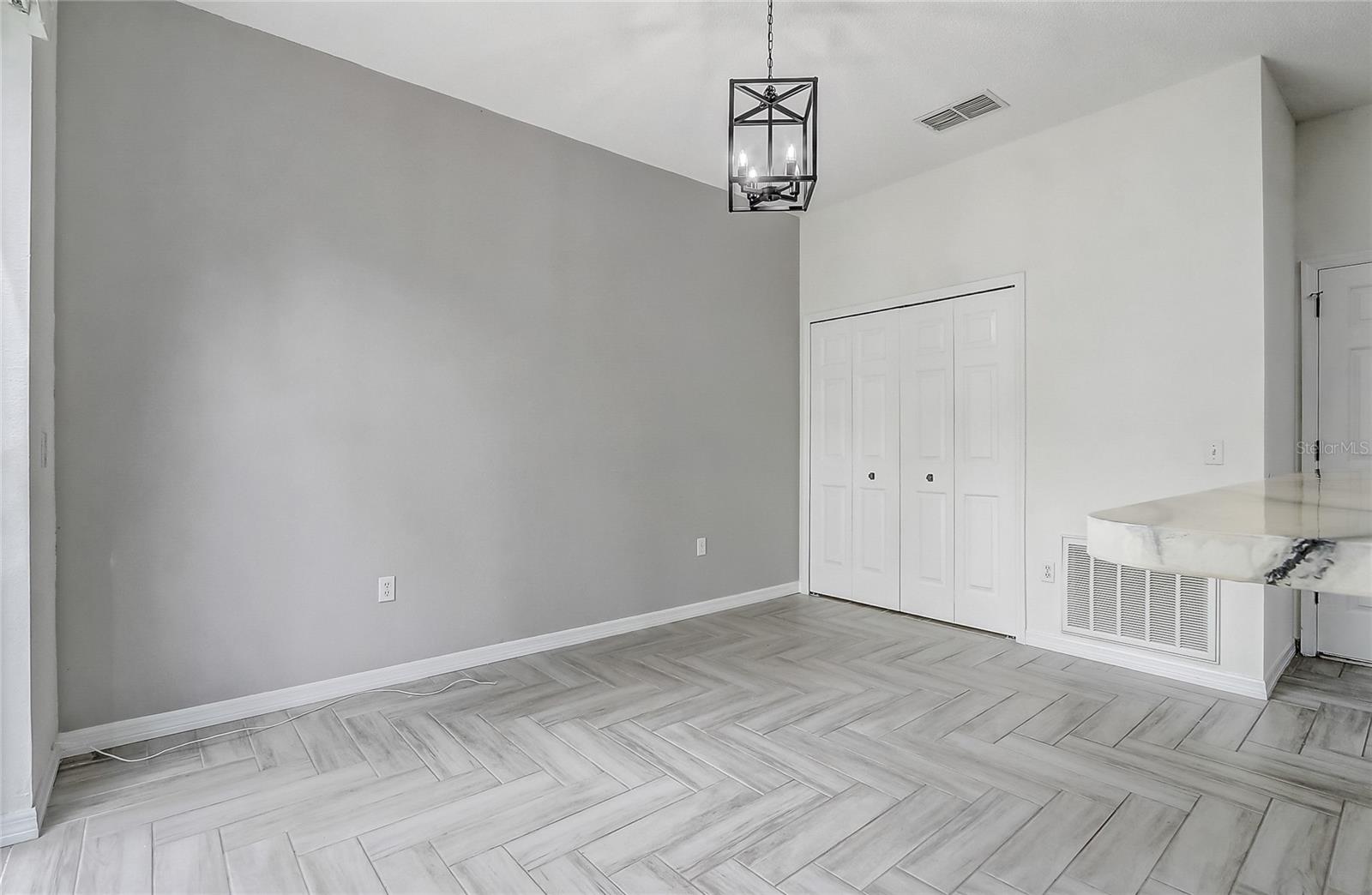 Image 13 of 40 For 1023 Embrun Court