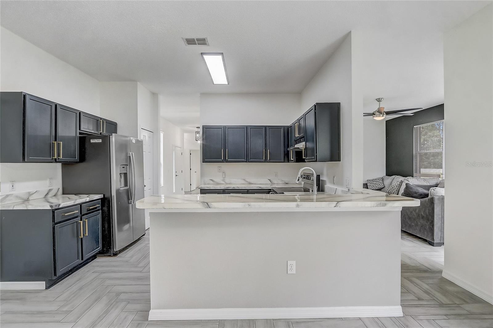 Image 16 of 40 For 1023 Embrun Court