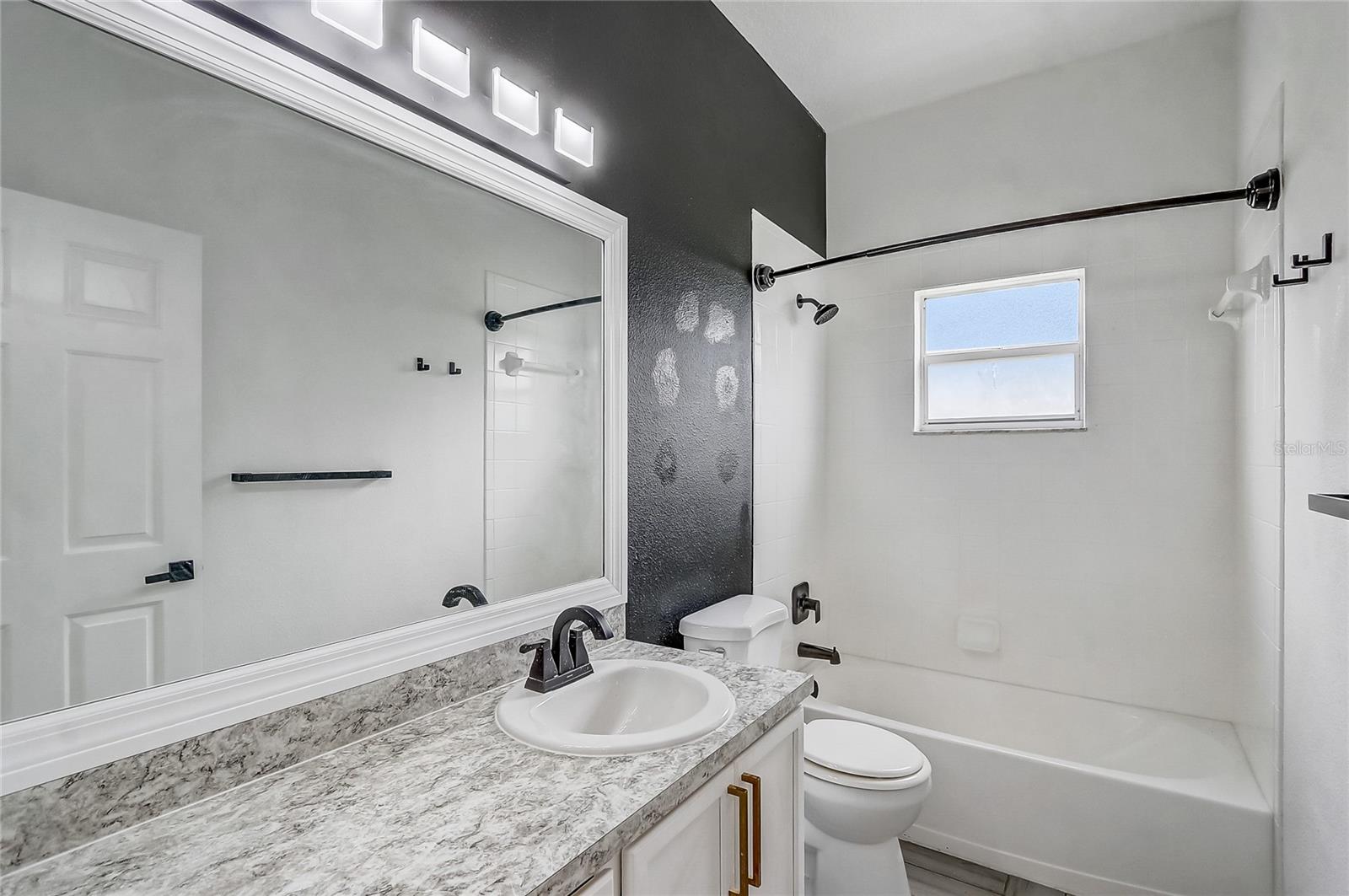 Image 25 of 40 For 1023 Embrun Court