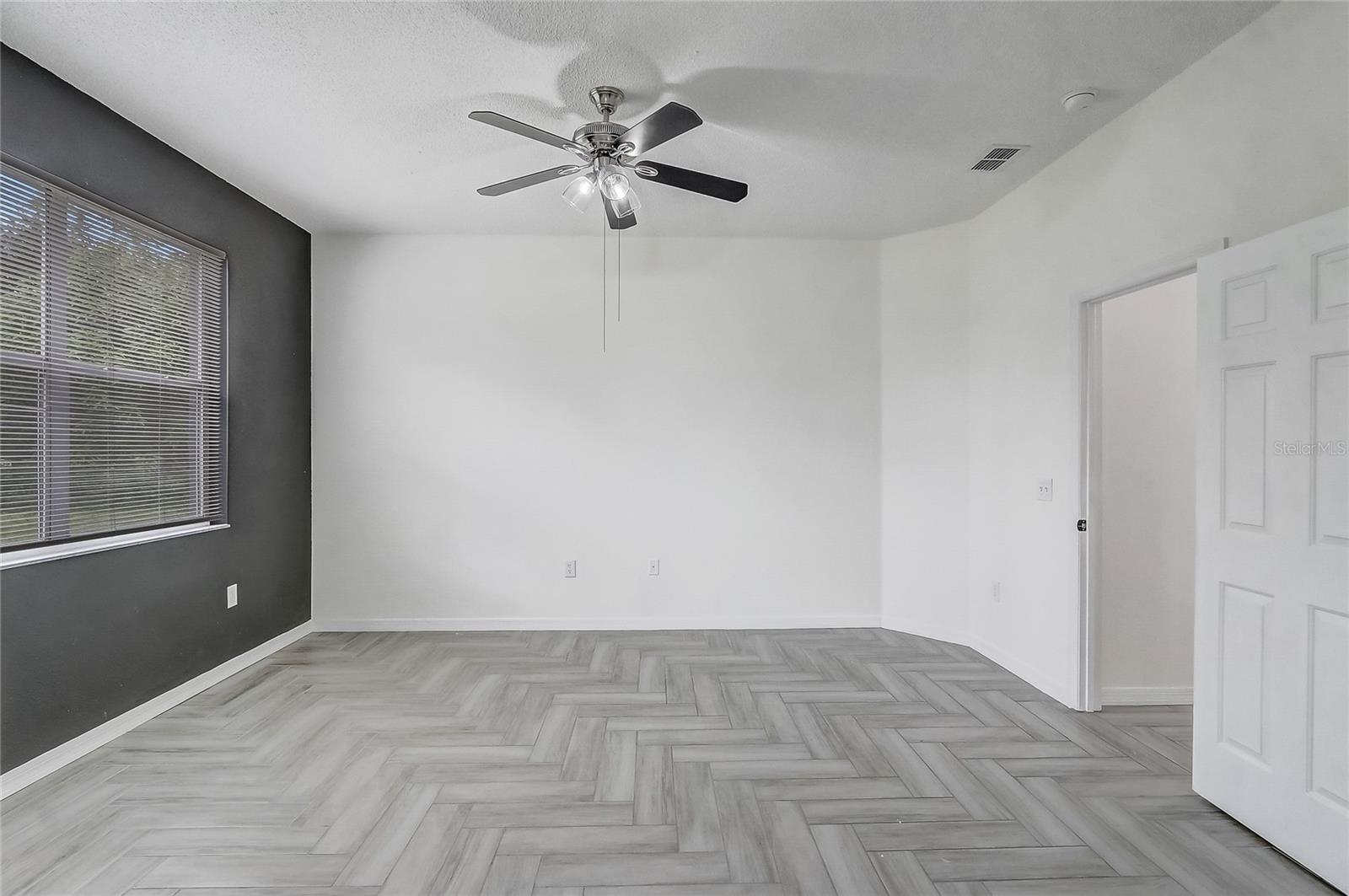 Image 29 of 40 For 1023 Embrun Court