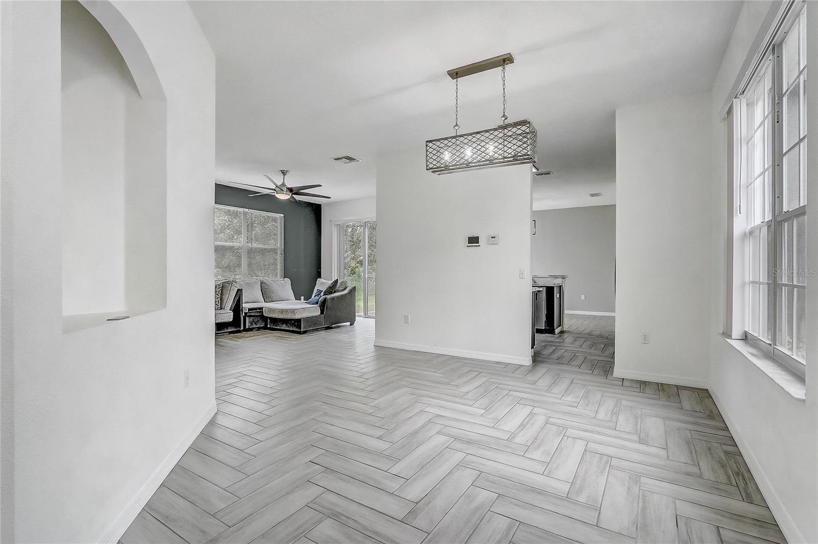 Image 8 of 40 For 1023 Embrun Court