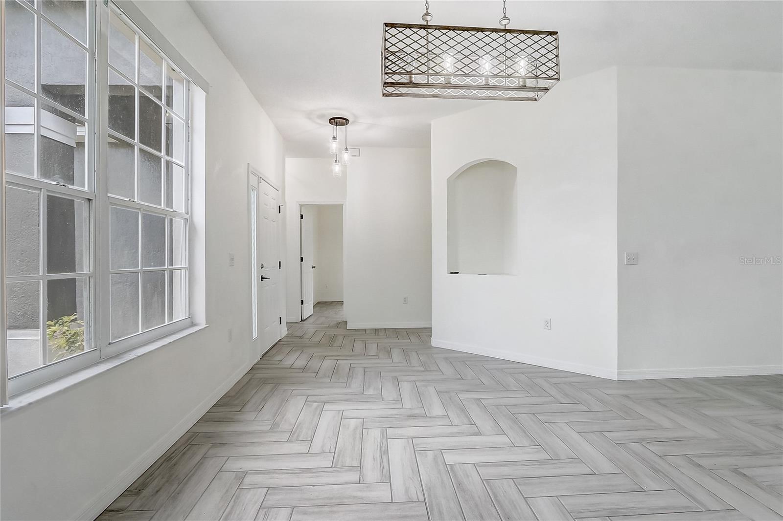 Image 9 of 40 For 1023 Embrun Court