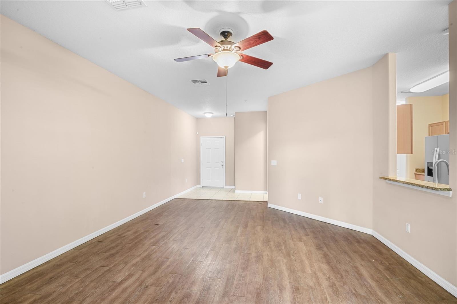 Image 4 of 26 For 1519 Priory Circle