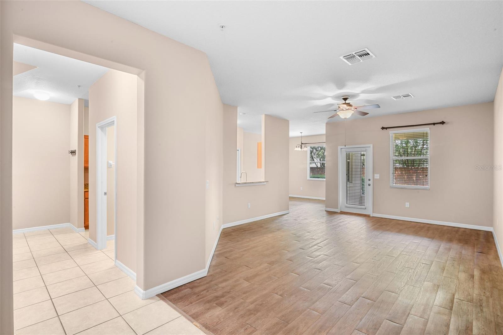 Image 7 of 26 For 1519 Priory Circle