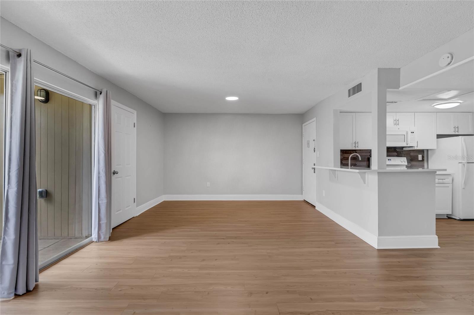Image 4 of 16 For 596 Orange Drive 153