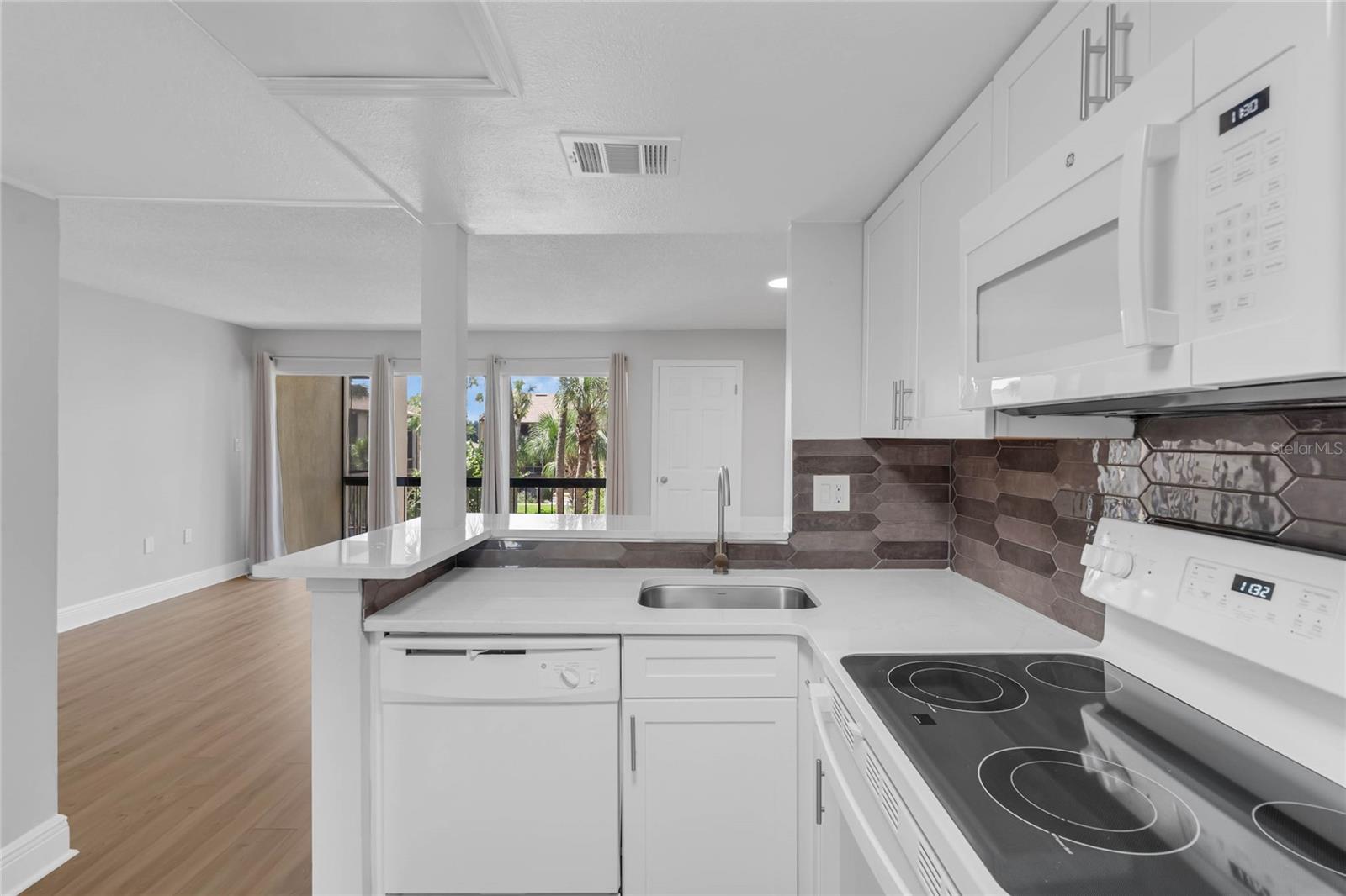 Image 7 of 16 For 596 Orange Drive 153