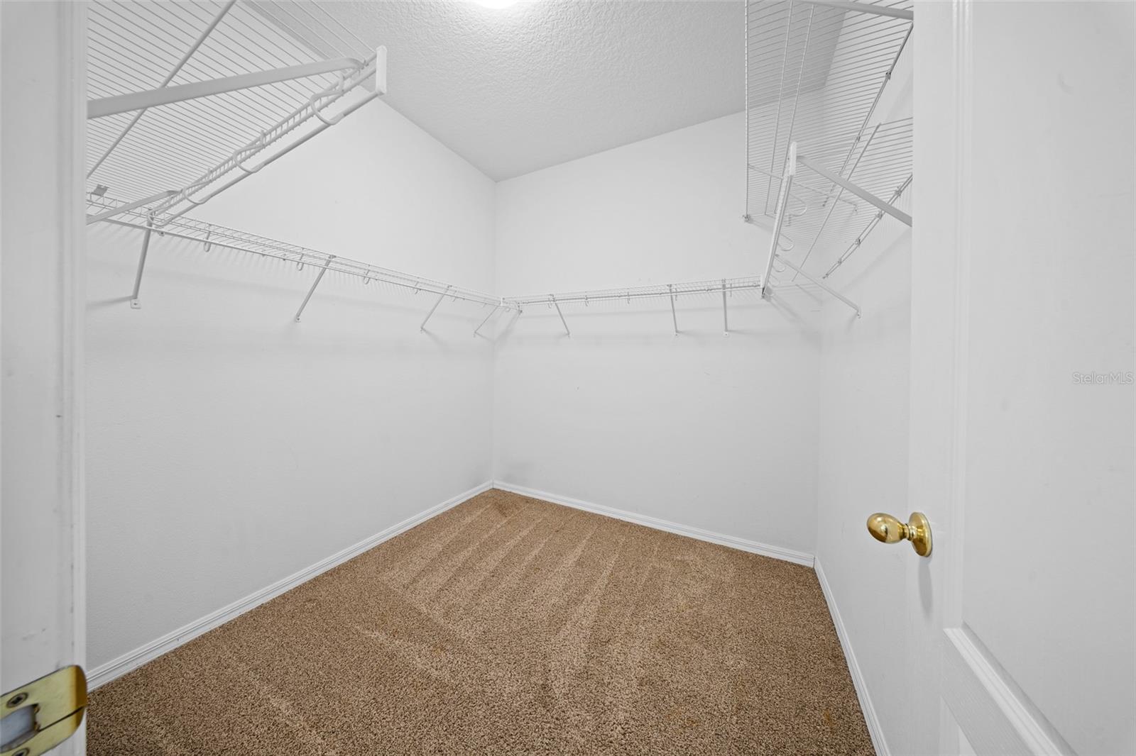 Image 17 of 24 For 326 Crystal Pond Avenue