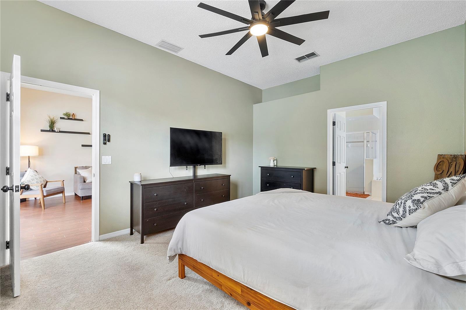 Image 12 of 35 For 3329 Foxcroft Circle