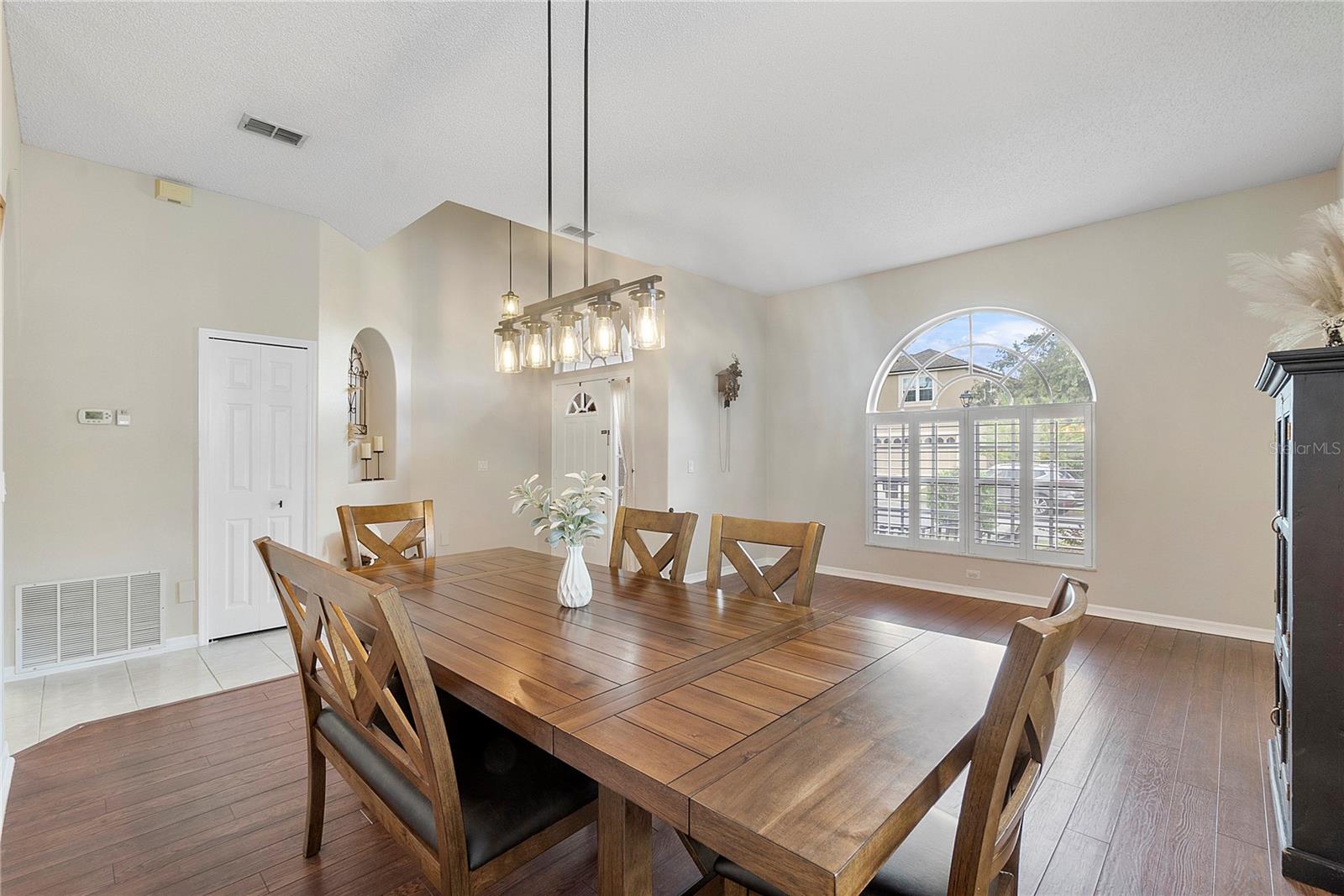 Image 4 of 35 For 3329 Foxcroft Circle