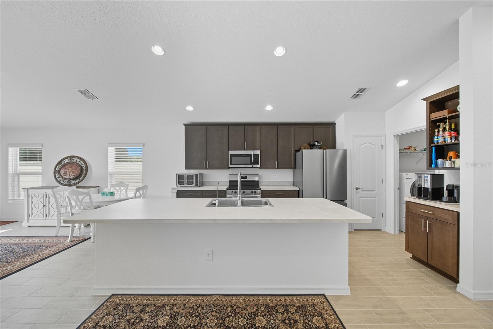 Image 3 of 31 For 4833 Drake Avenue