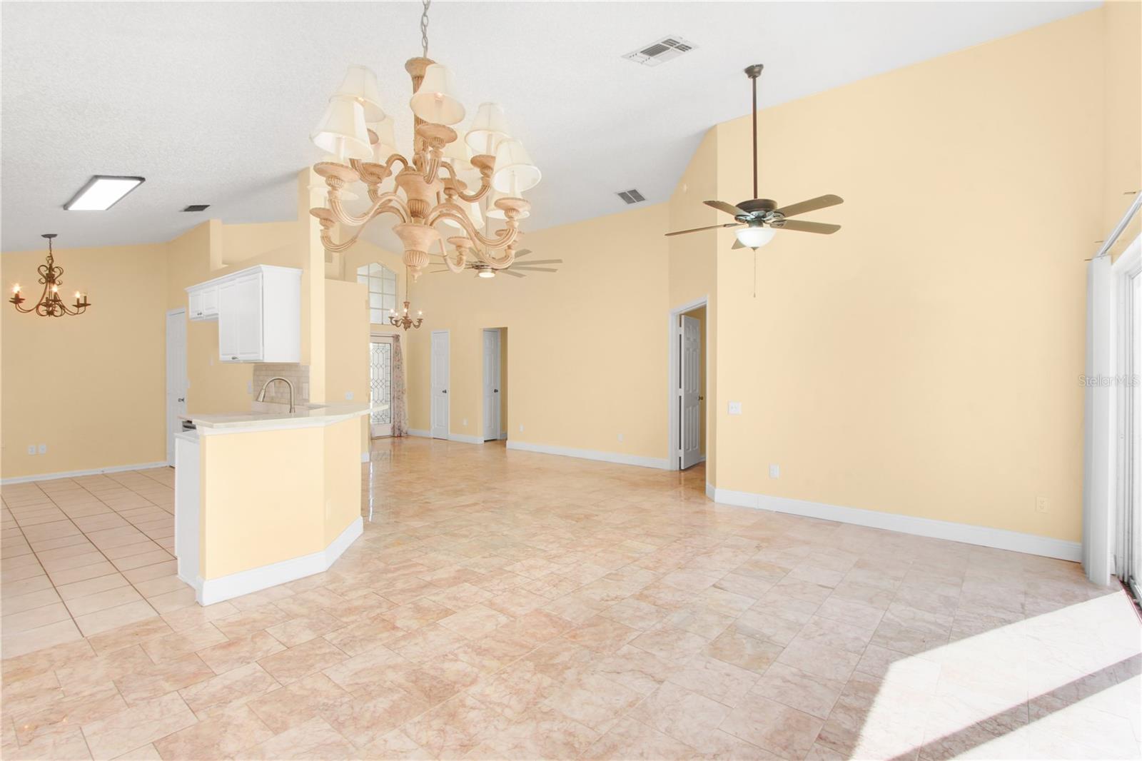 Image 18 of 22 For 126 Weathersfield Avenue