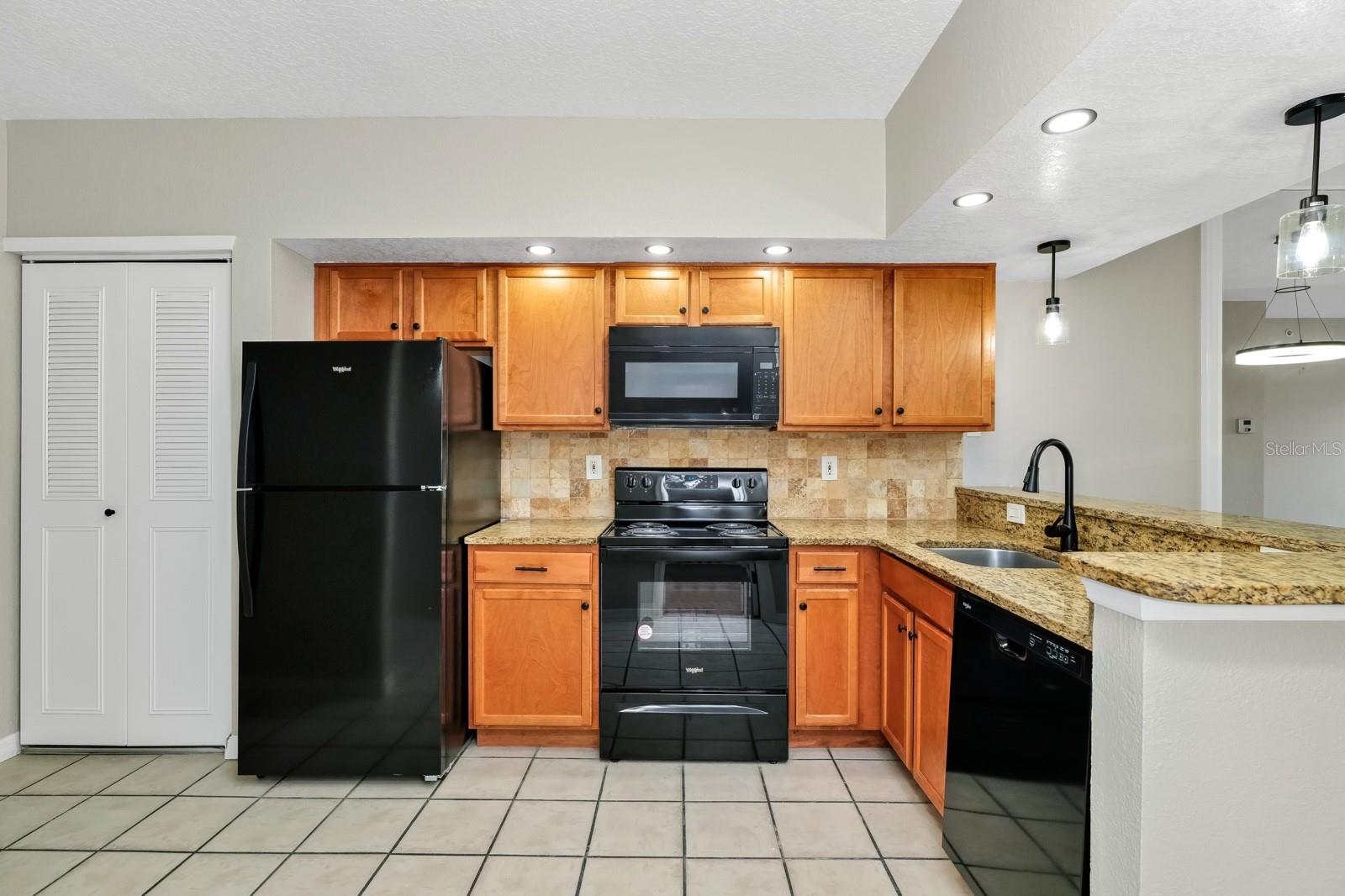 Image 26 of 54 For 2954 Sadina Street 201