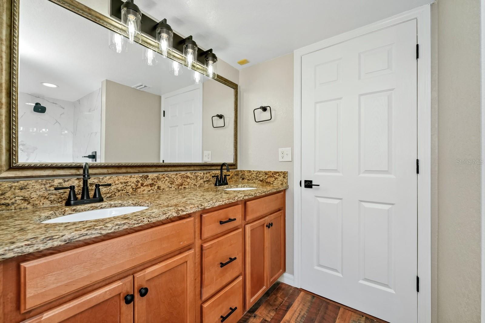 Image 46 of 54 For 2954 Sadina Street 201