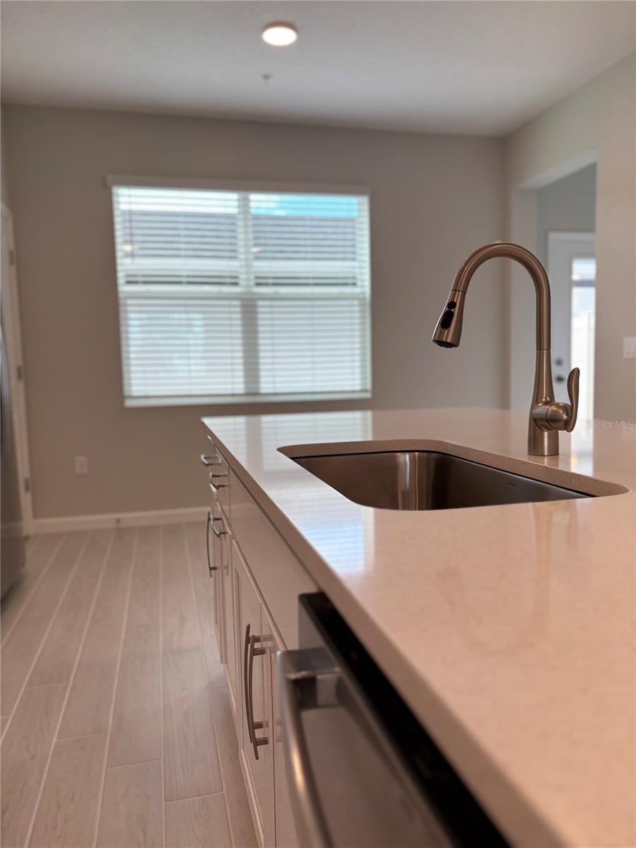 Image 11 of 32 For 660 Pothos Street