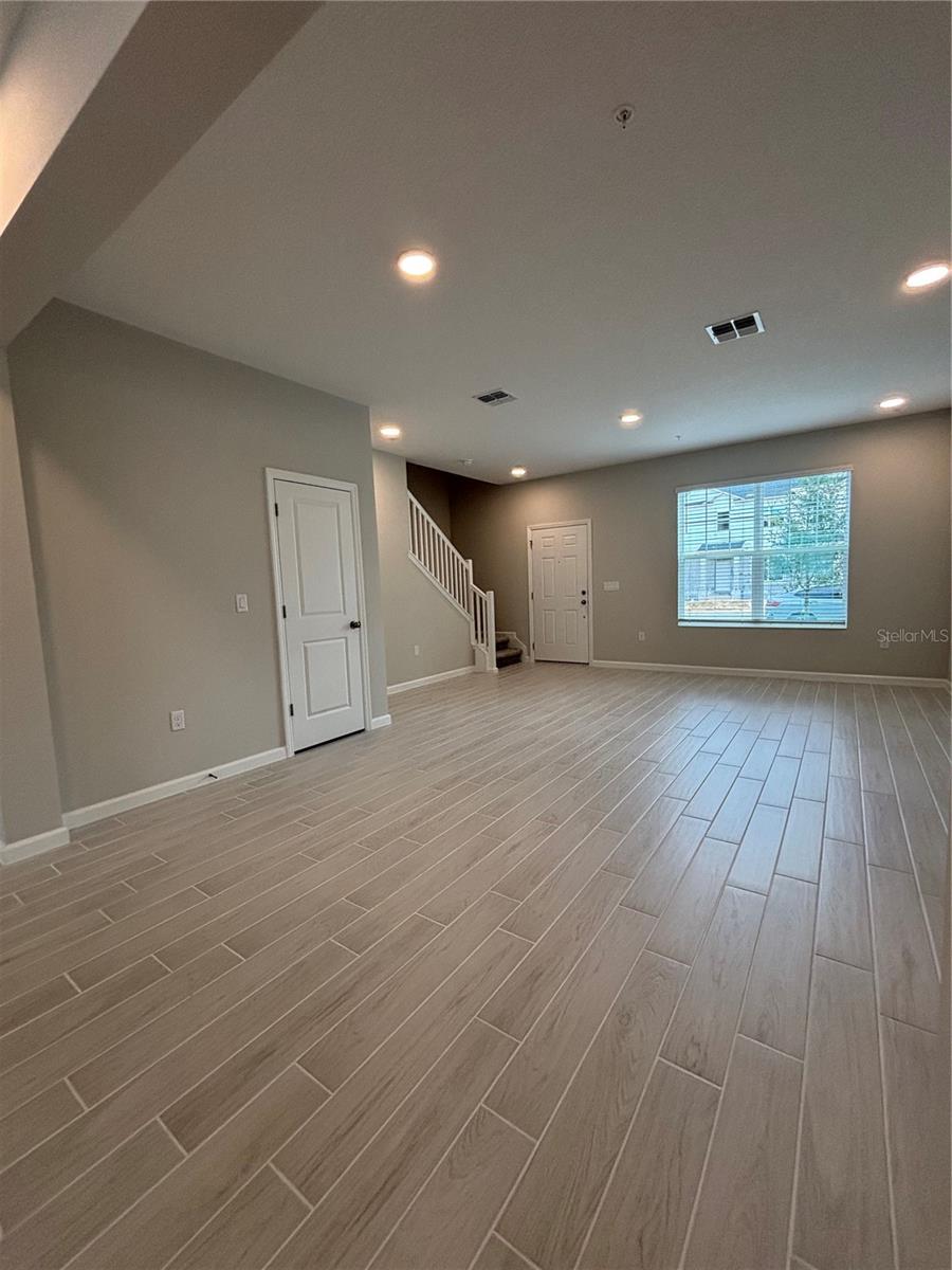 Image 12 of 32 For 660 Pothos Street