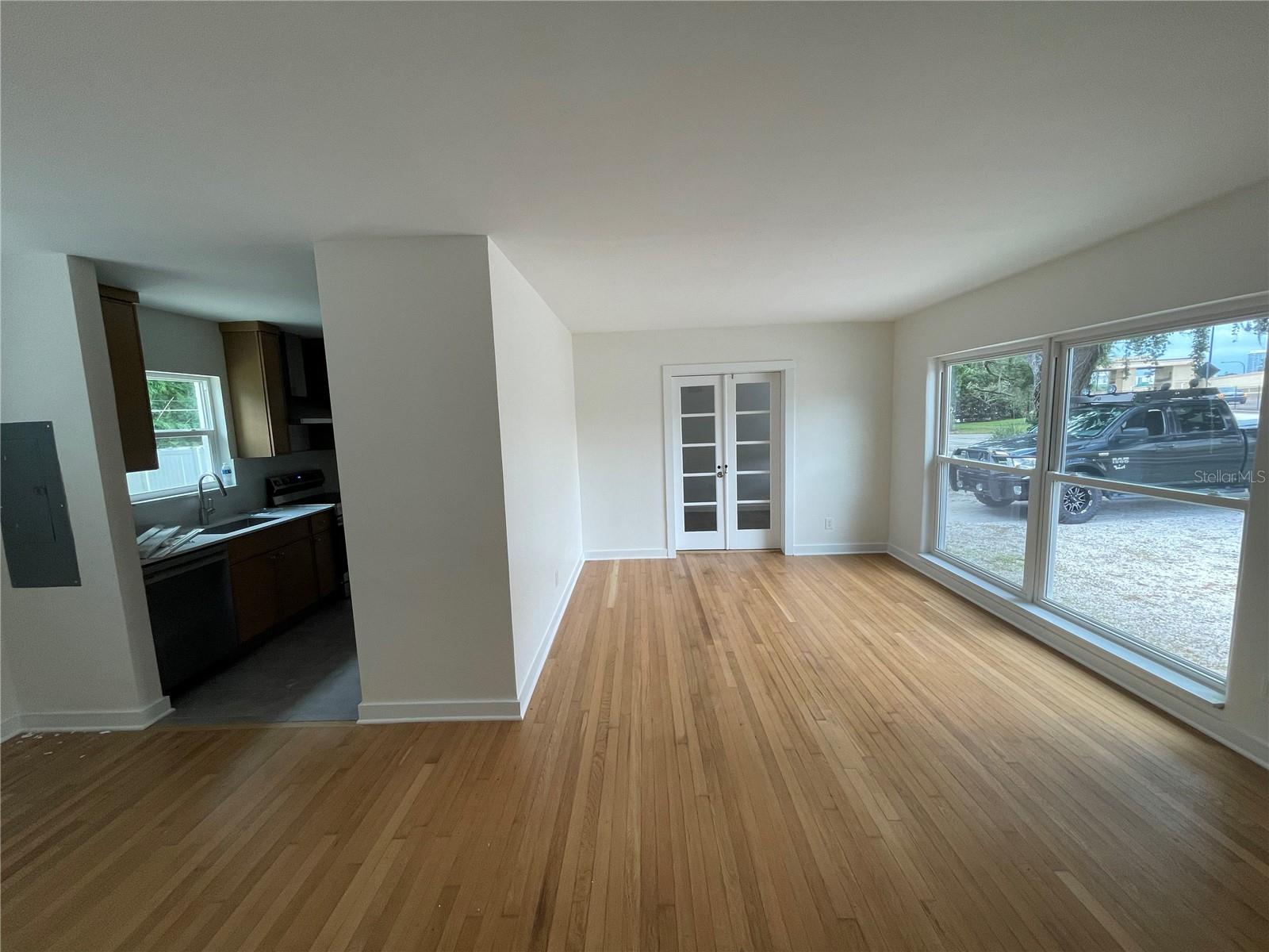 Image 2 of 14 For 2210 E Anderson Street