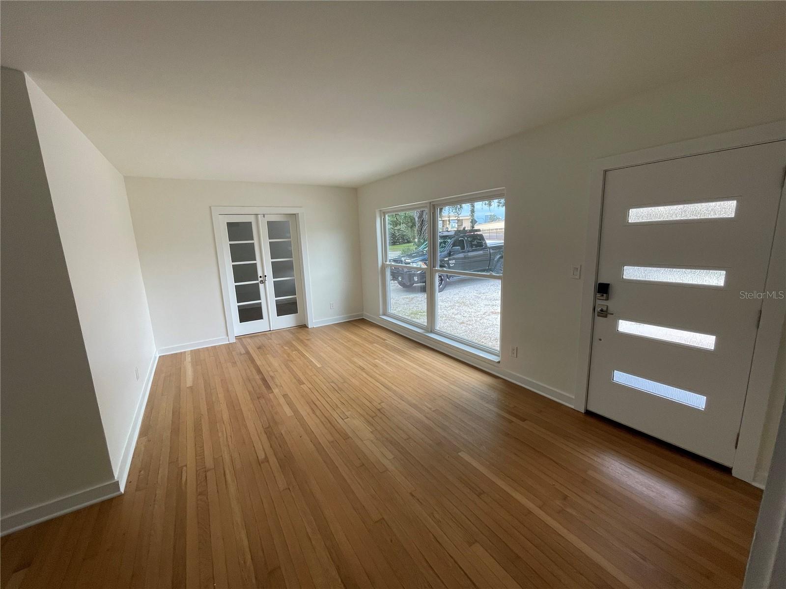 Image 5 of 14 For 2210 E Anderson Street