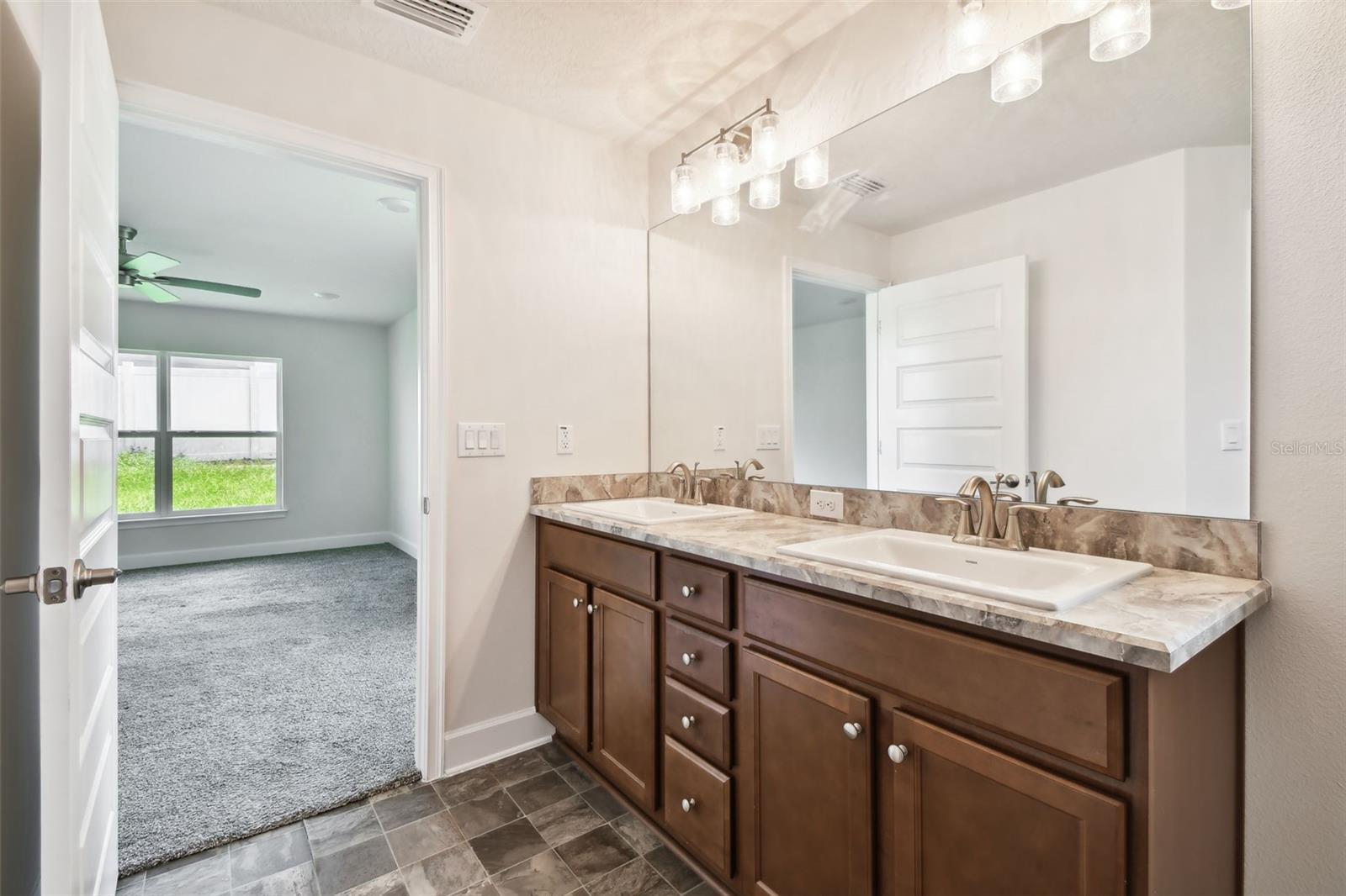 Image 20 of 43 For 360 Cimarron Court