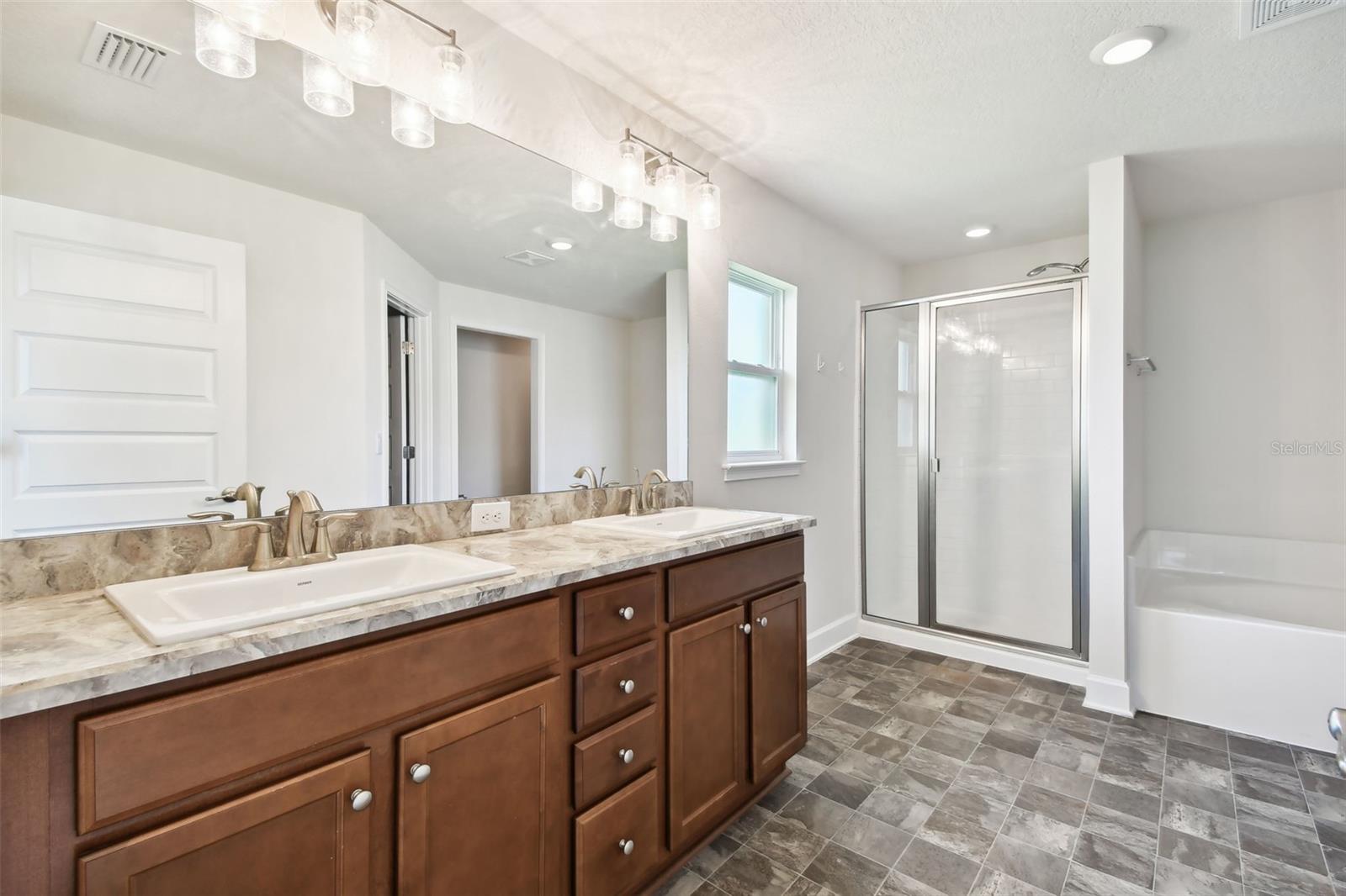 Image 21 of 43 For 360 Cimarron Court