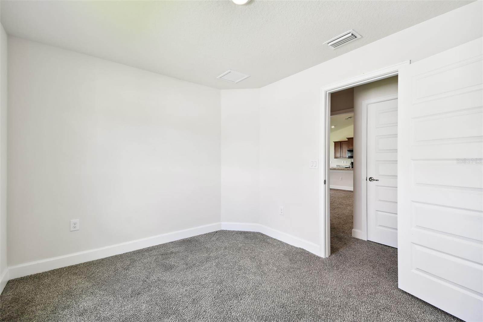 Image 29 of 43 For 360 Cimarron Court