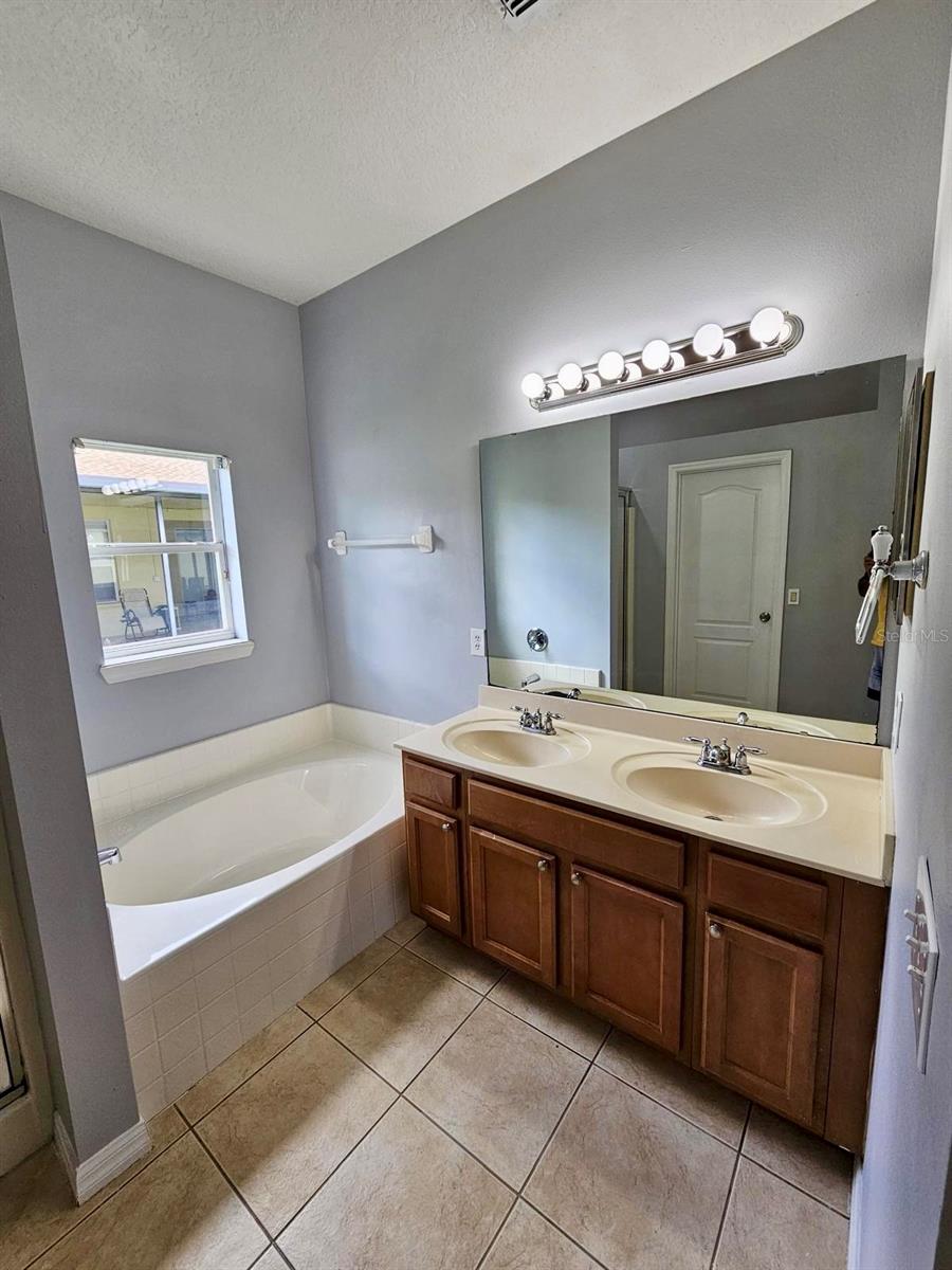 Image 21 of 29 For 3837 Wood Thrush Drive