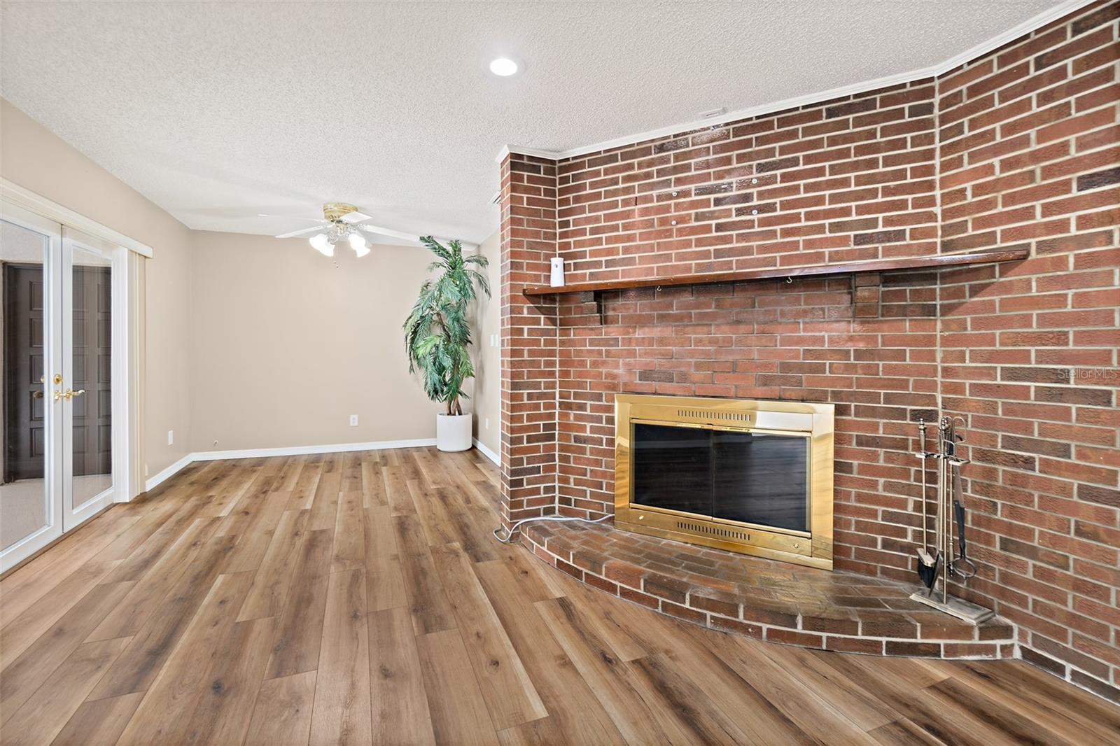 Image 10 of 57 For 5011 Dalehurst Drive