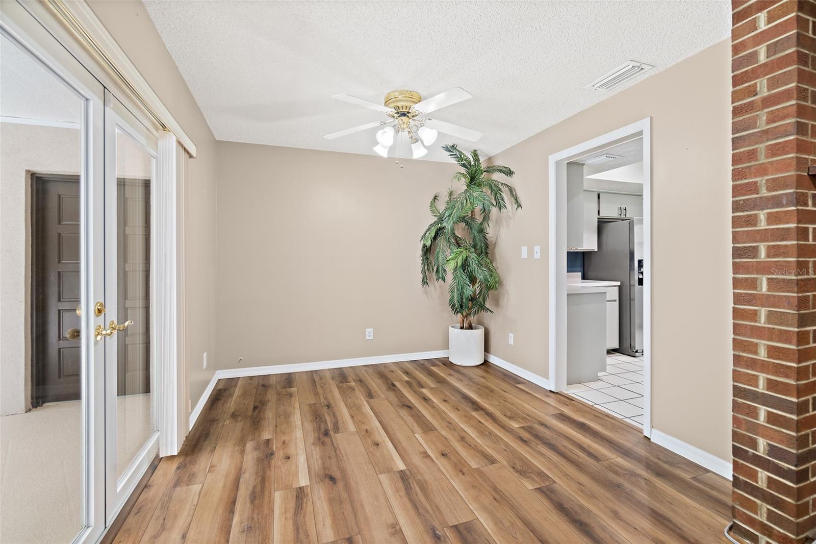 Image 11 of 57 For 5011 Dalehurst Drive