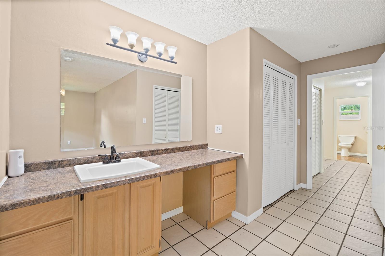 Image 26 of 57 For 5011 Dalehurst Drive