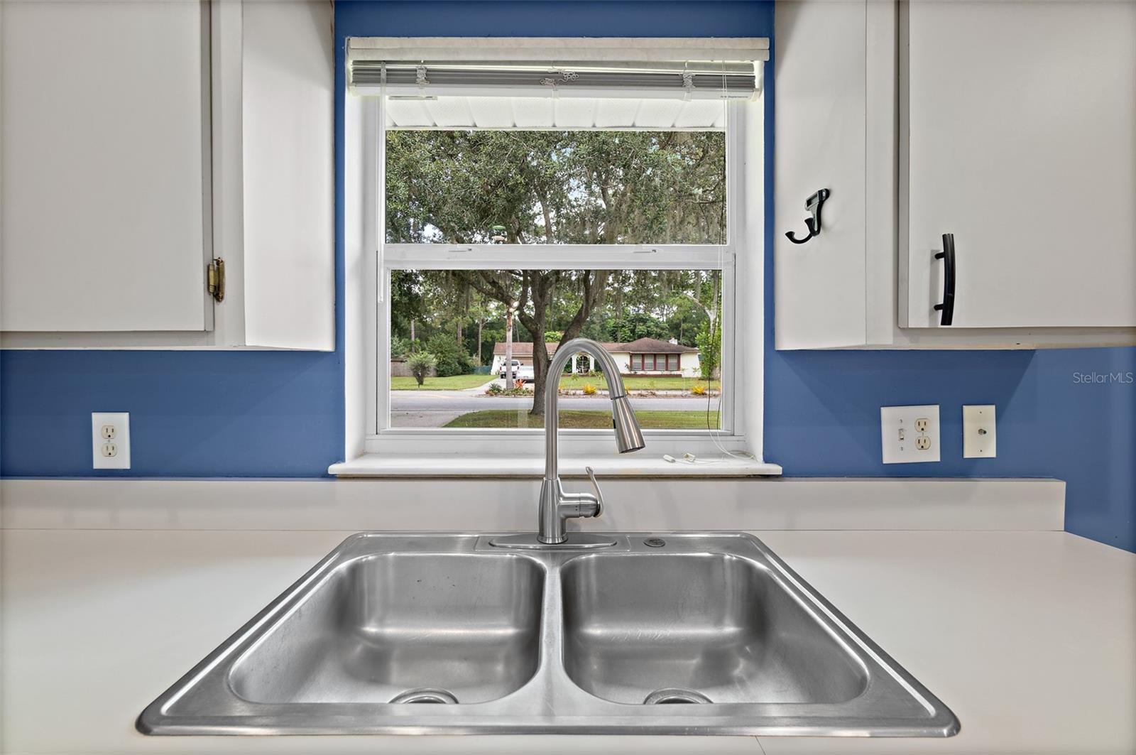 Image 7 of 57 For 5011 Dalehurst Drive