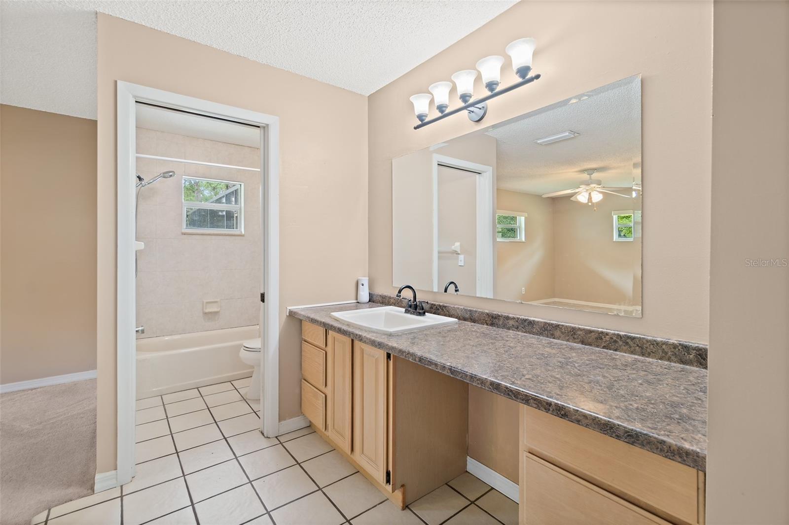 Image 9 of 57 For 5011 Dalehurst Drive