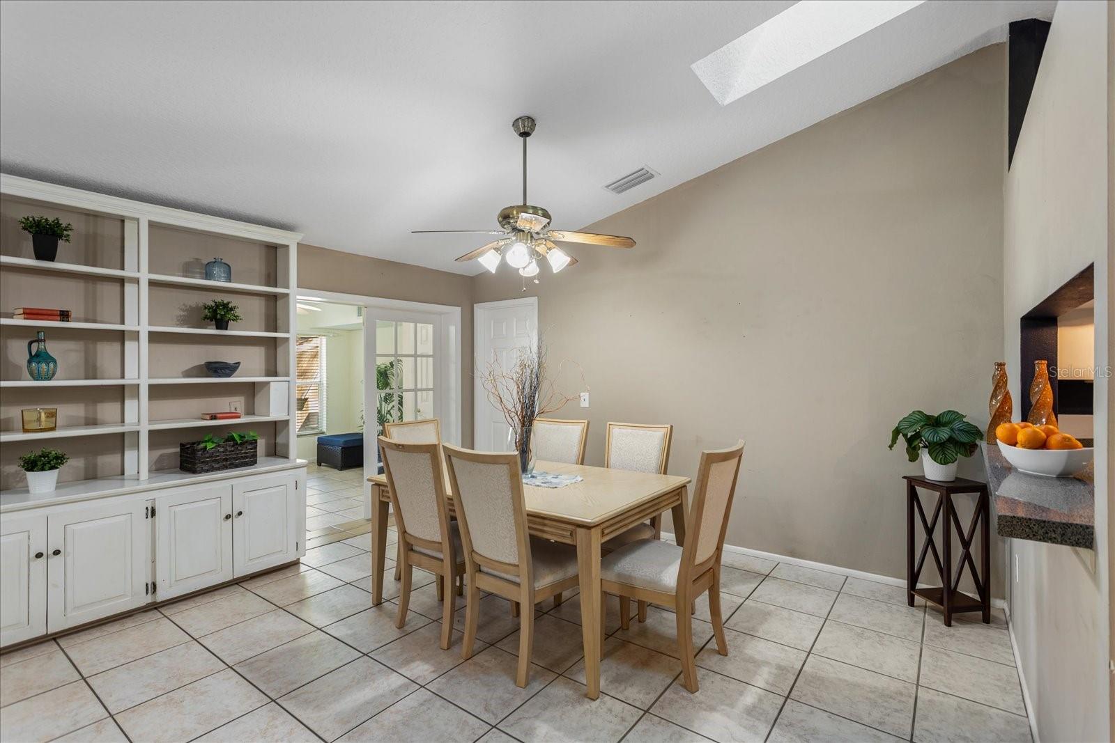 Image 17 of 40 For 942 Cinnamon Court