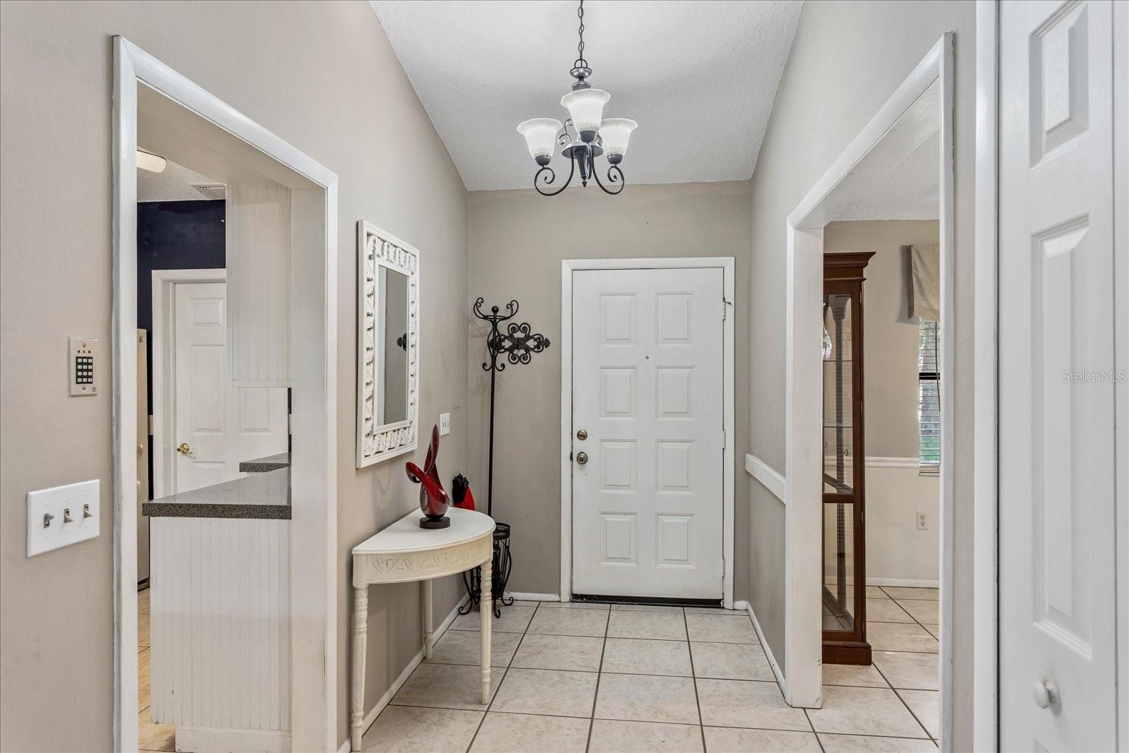 Image 6 of 40 For 942 Cinnamon Court