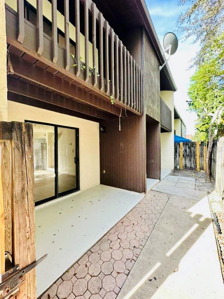 Image 17 of 41 For 2654 Crown Court 2654