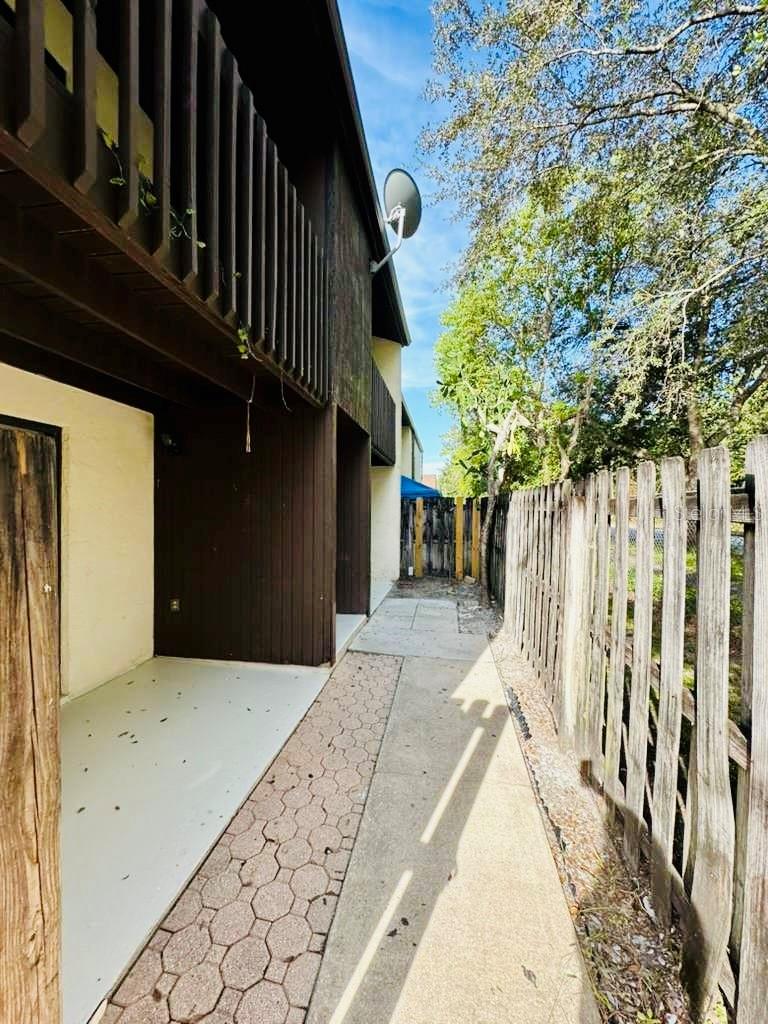 Image 28 of 41 For 2654 Crown Court 2654