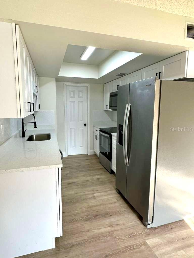 Image 9 of 41 For 2654 Crown Court 2654