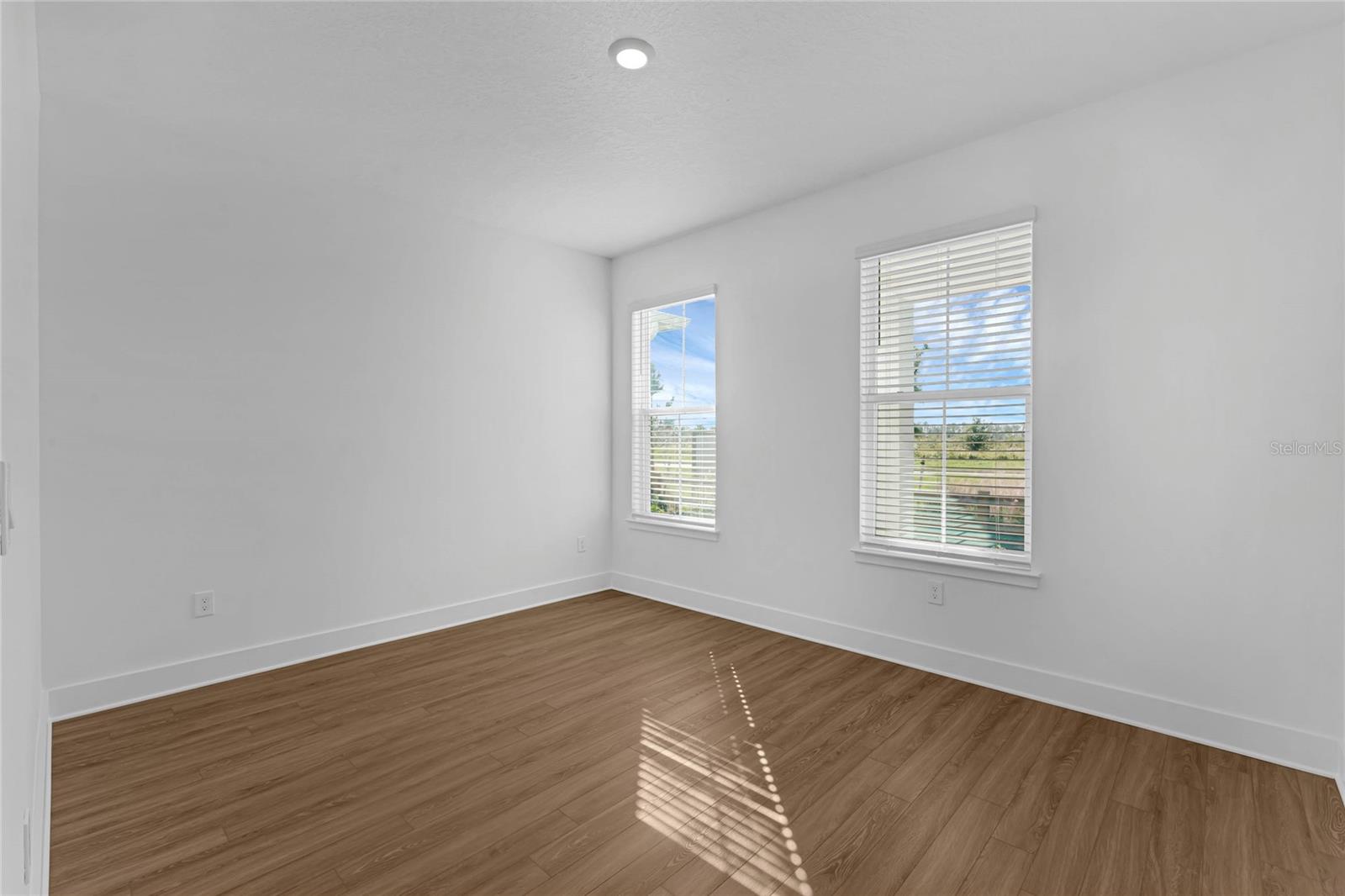 Image 15 of 52 For 15209 Summer Harvest Street