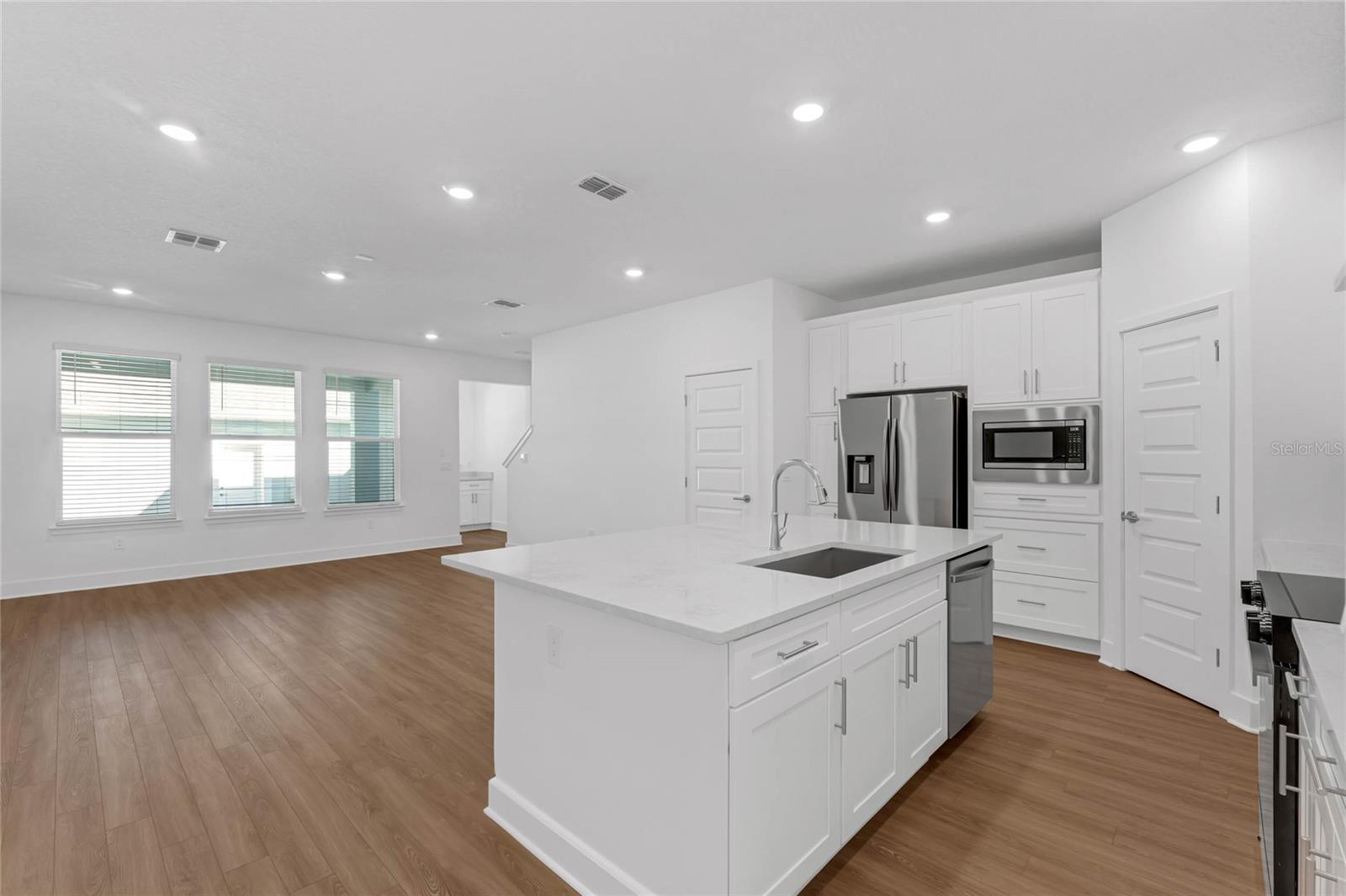 Image 3 of 52 For 15209 Summer Harvest Street