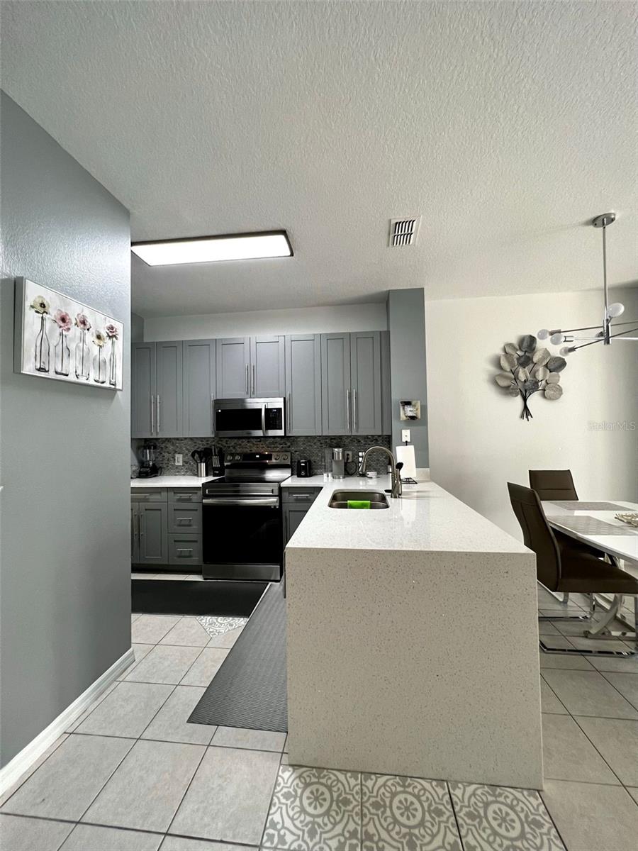 Image 5 of 23 For 3008 White Orchid Road