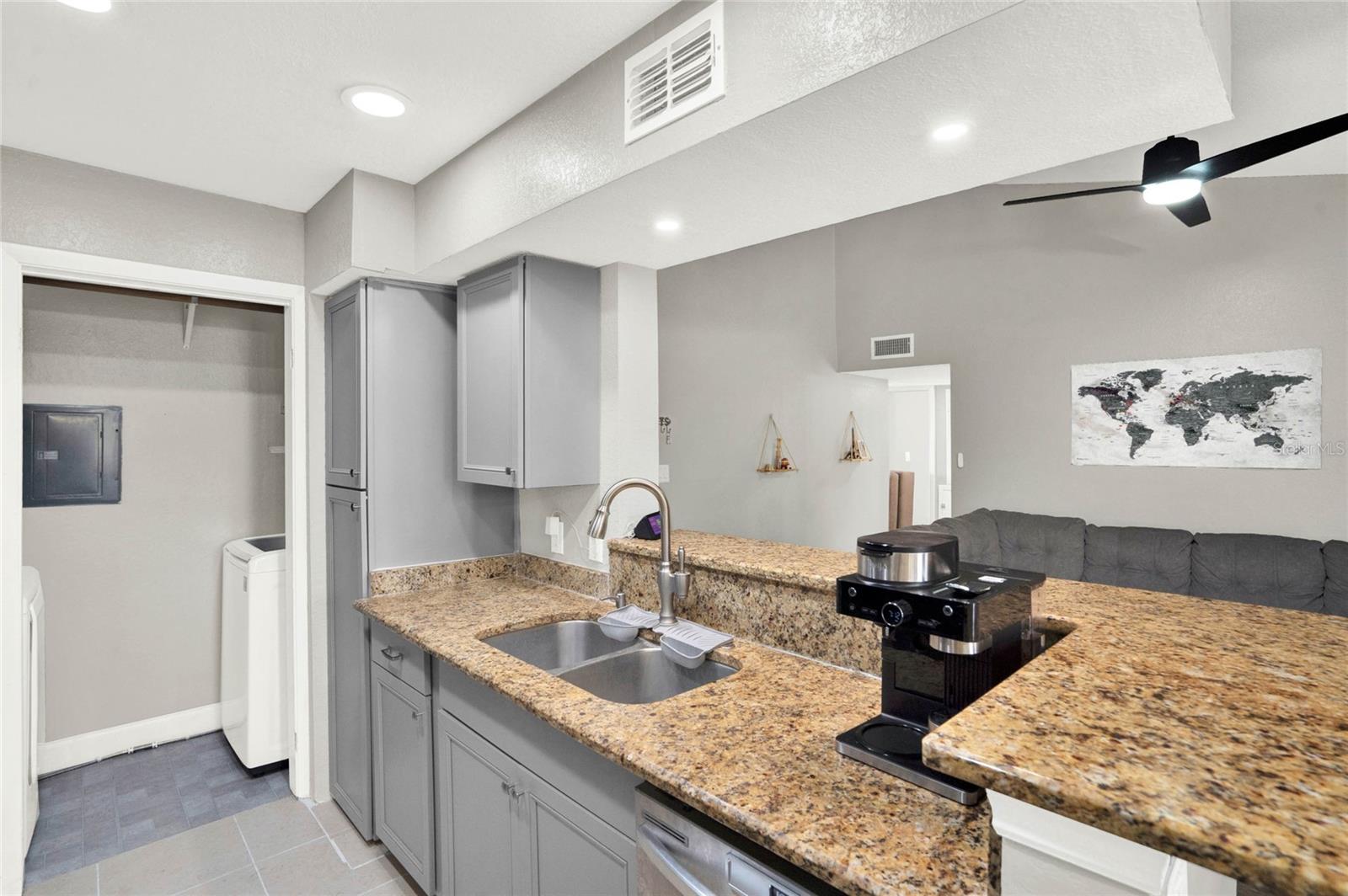 Image 11 of 35 For 5545 Devonbriar Way I201