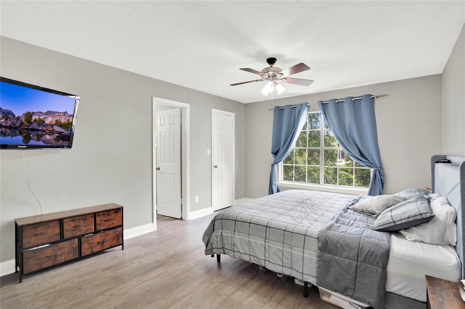 Image 14 of 35 For 5545 Devonbriar Way I201