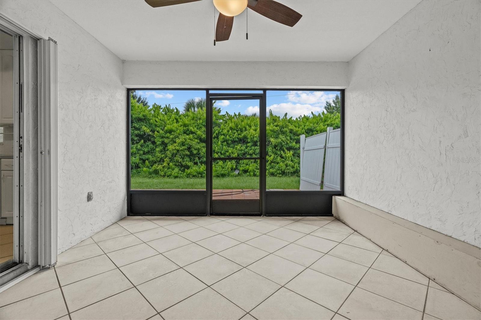 Image 11 of 42 For 2660 Lear Road